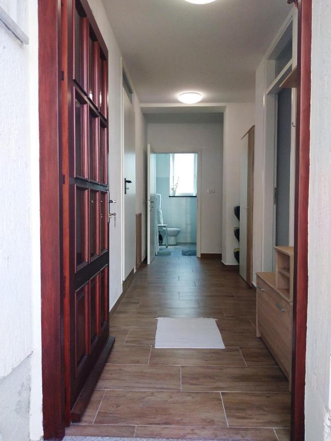 Daal Apartment Roč Exterior foto